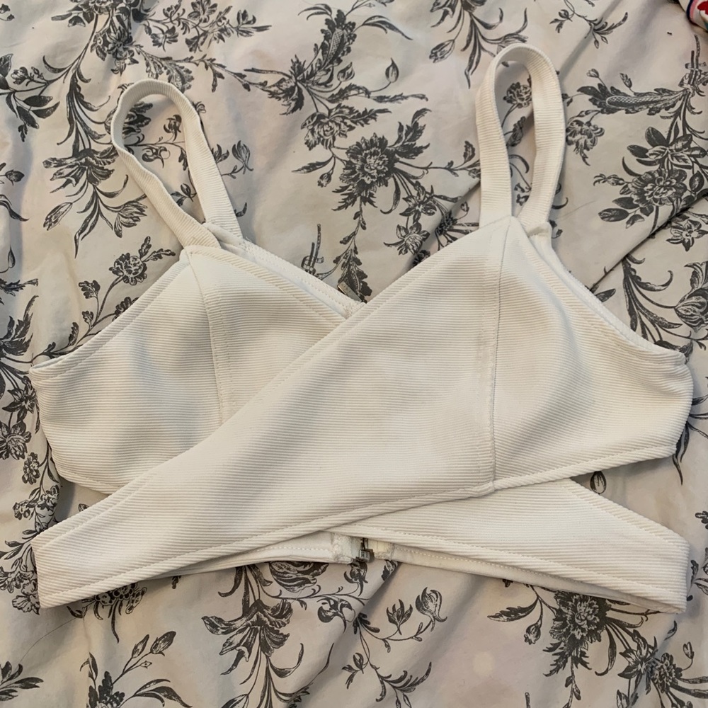 WHITE CUT OUT WRAP BRALETTE TOP